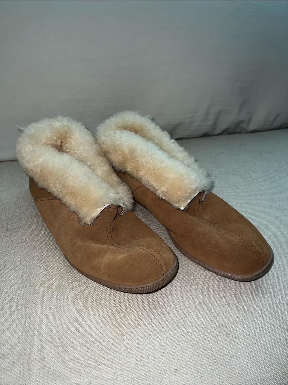 Minnetonka Men's Tan Suede Shearling-Lined Slip-Ons